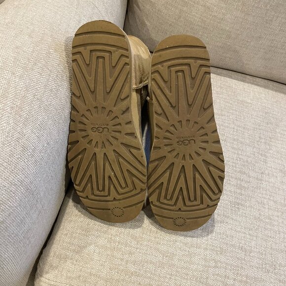 UGG Classic Short II Boots Sand - Picture 6 of 6